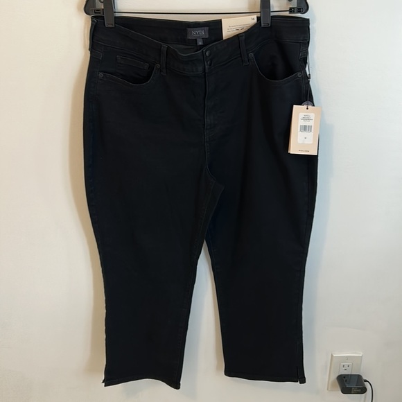 NYDJ Double Snap Capri in Nautilus - Picture 2 of 10